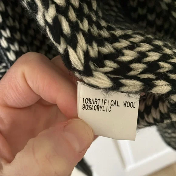 Black & white statement Sweater coat - Picture 3 of 13